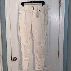 TORRID SIZE 12R white skinny jeans brand new